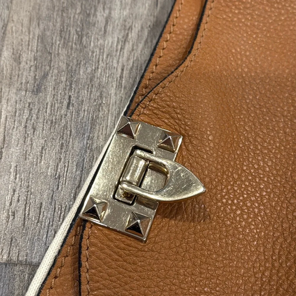 Valentino Garavani ROCKSTUD CALFSKIN HOBO BAG Light Cuir Tobacco Brown Crossbody - Picture 16 of 16